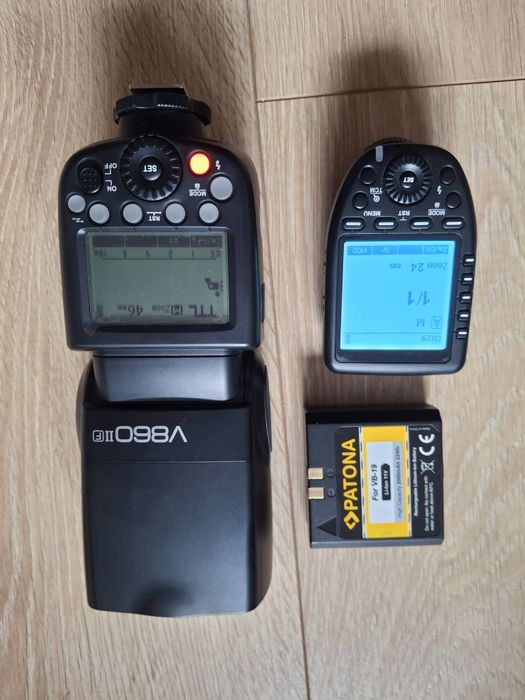 Blitz Godox V860 II F si trigger X-Pro F pentru Fuji