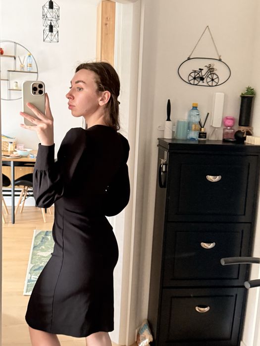 Черна вечерна рокля