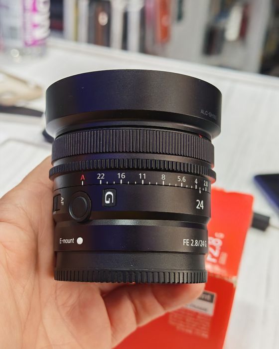 Obiectiv sony 24mm