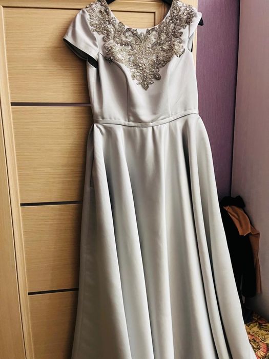 Продам элегантное вечернее платье