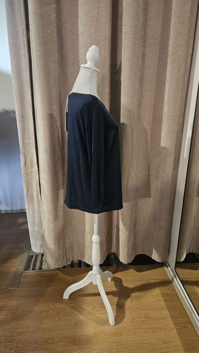 Bluza dama noua, Oltre