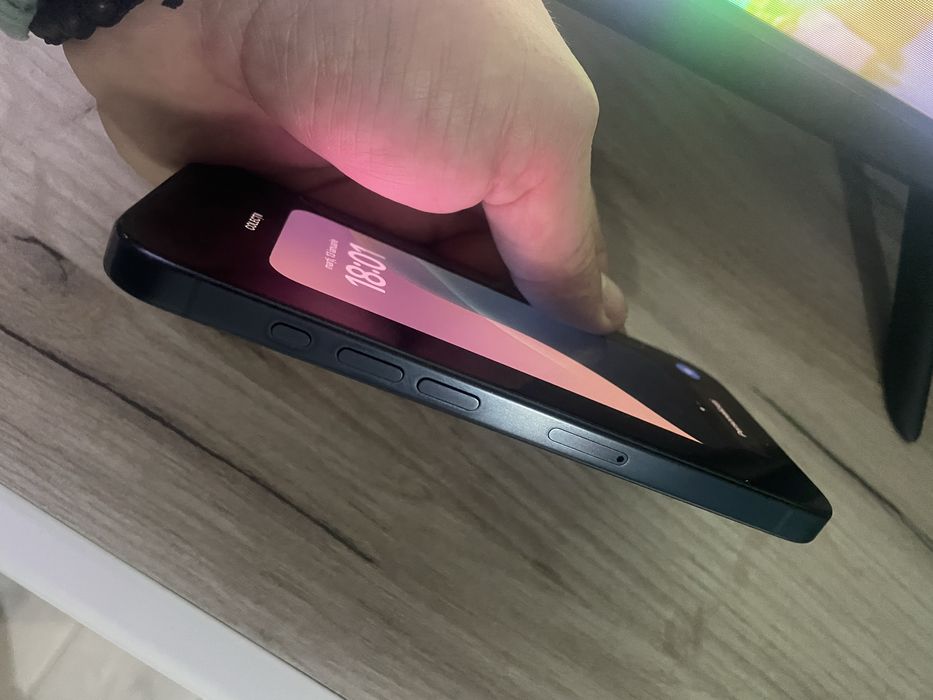 Vand iph 15-PRO 256-Gb stare perfecta