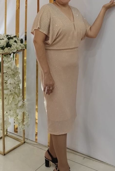 Вечерние платья 48размера