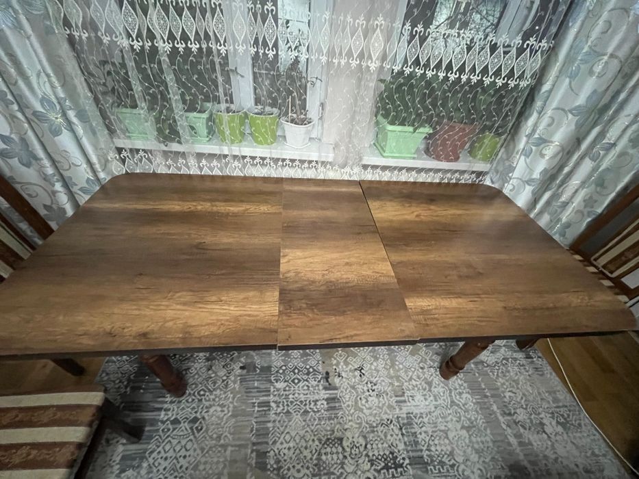 Стол обеденный раздвижной + 4 стула