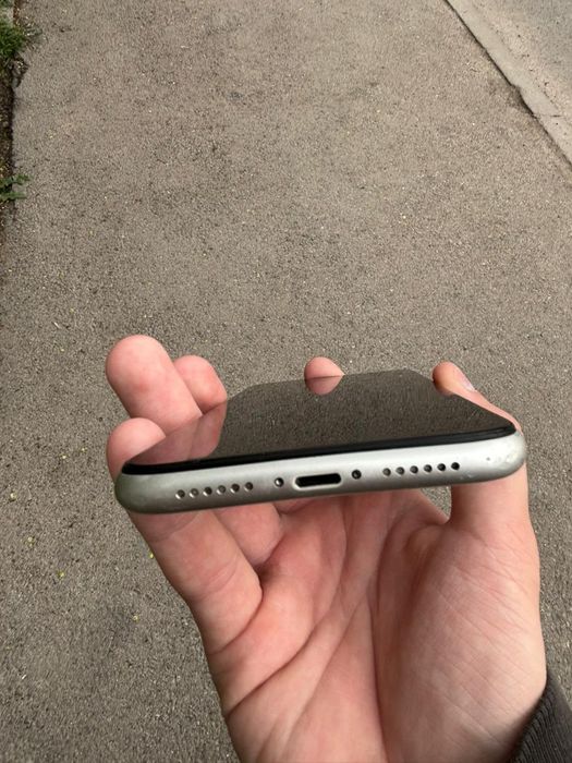 Продам Айфон 11 256 гб