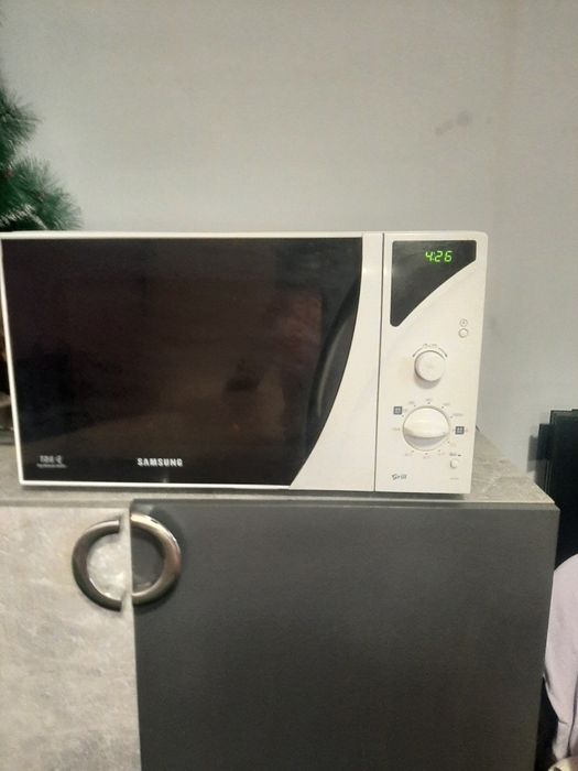 Микровълнова фурна с грил Samsung