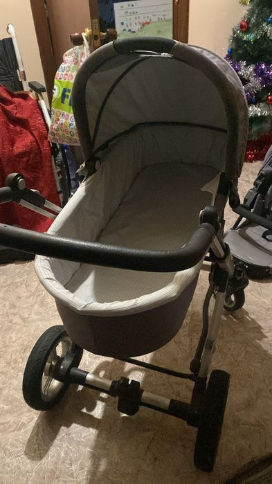 Коляска зима лето срочно.