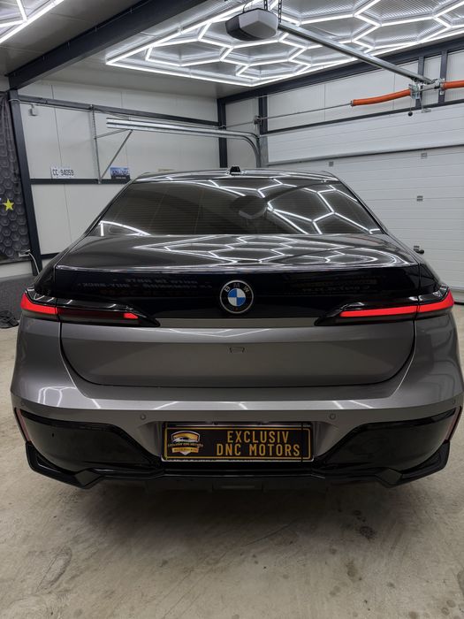 BMW SERIA 7 G70 4.0d 2024/NightVision/Bowers&Wilkins/Distronic/Bicolor