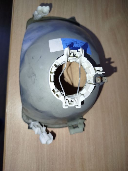 Отражатель в фару VW T4