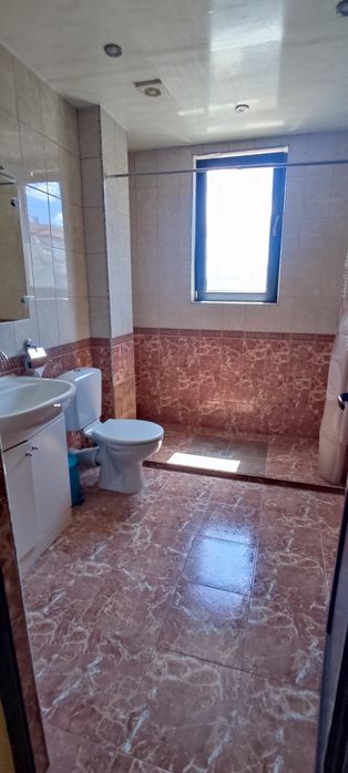 Отдава апартамент под наем в централна част на Казанлък