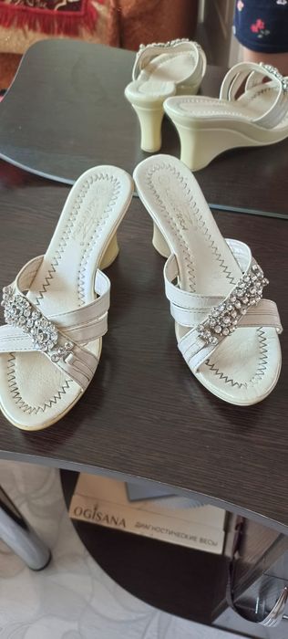 Шлёпки на платформе 36 размер