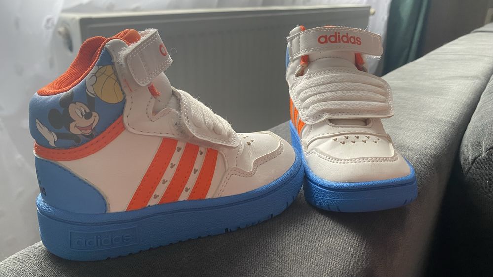 Adidasi stil ghetuta baietei