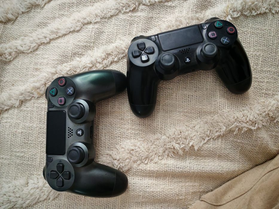 Vând PS4 stare buna