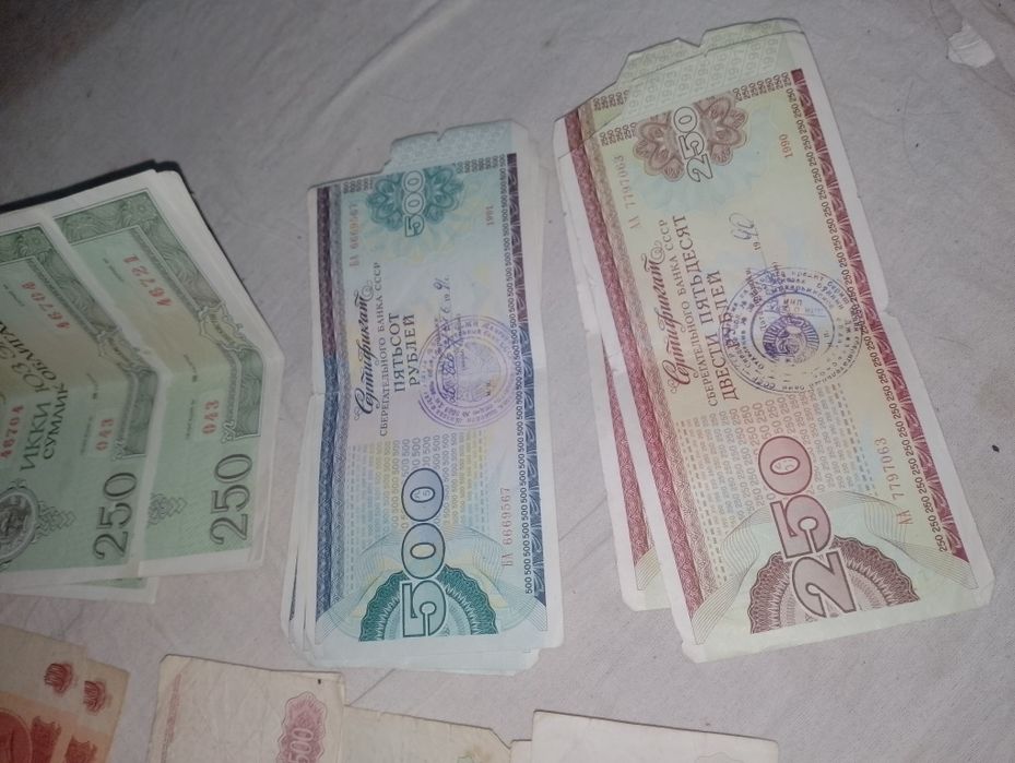 Kolleksiyani pul bor