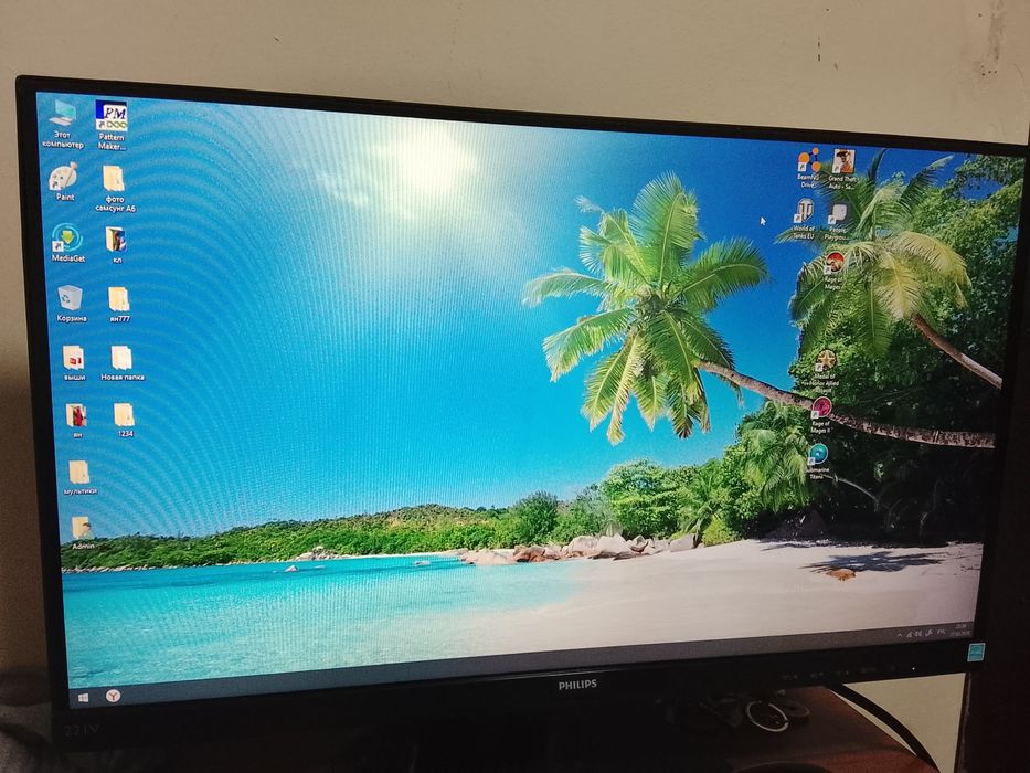 Philips монетор без рамок 22дюйма