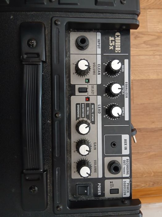 Продаю гитарный комбик Roland Cube 15х