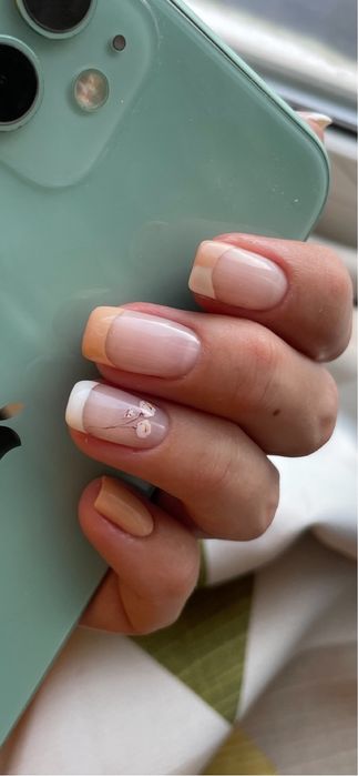 Маникюр для милых девушек и дам