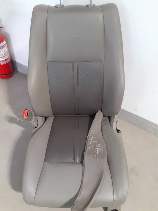 Reparatie Tapiteria Auto sau vopsire
