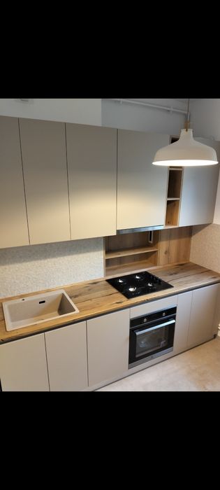 • Mobila la comanda