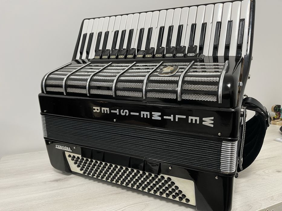 Vand acordeon Weltmeister Consona 120 basi