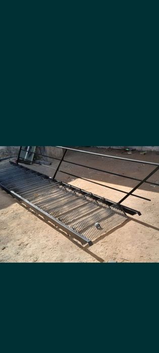 Scari zincate pe comandă