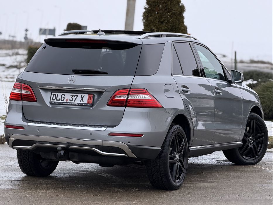 Mercedes ML 350 “ Lane,Side Assist / Leduri / Panoramic  / 4 MATIC “