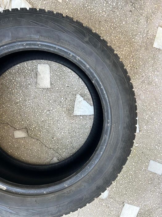 Vând cauciucuri de iarna FALKEN EURO WINTER HS01 225/55/R17 101V