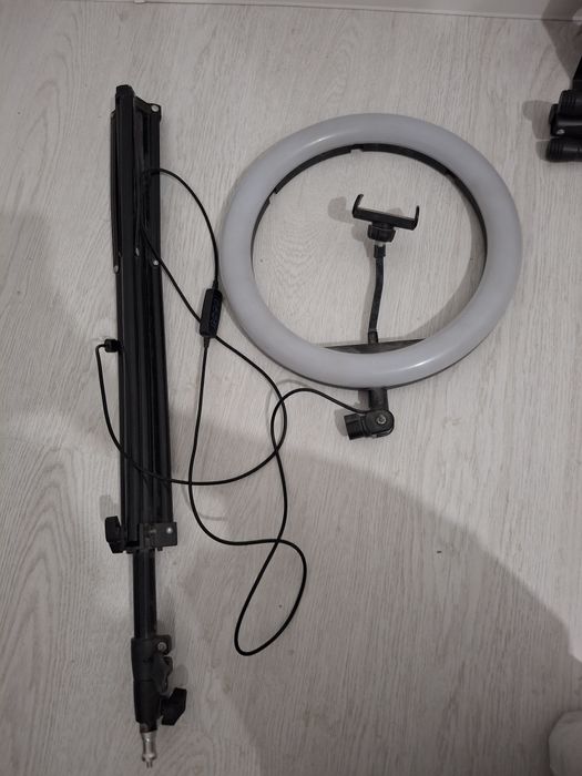 Продается кольцевая LED лампа
