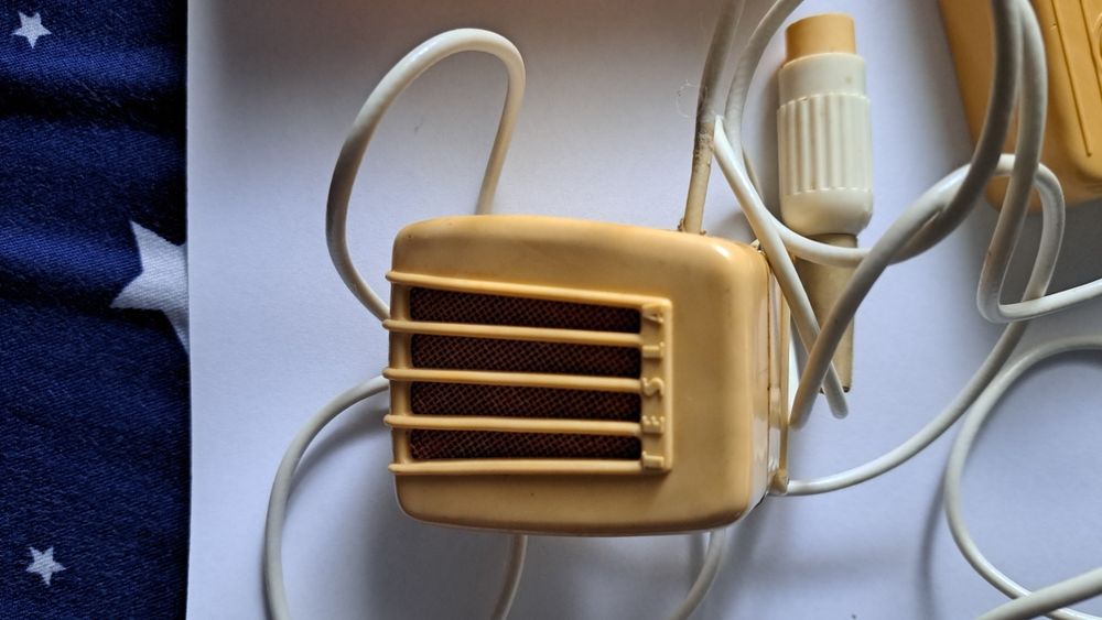 Vintage Tesla: Microfon dinamic AMD 210 funcțional + Cutie colecțiee