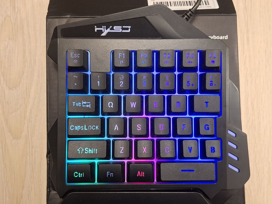 Tastatura mecanica gaming V100