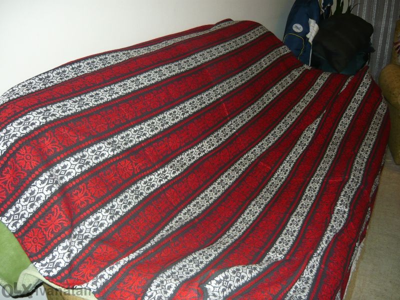 Жакардова покривка - нова