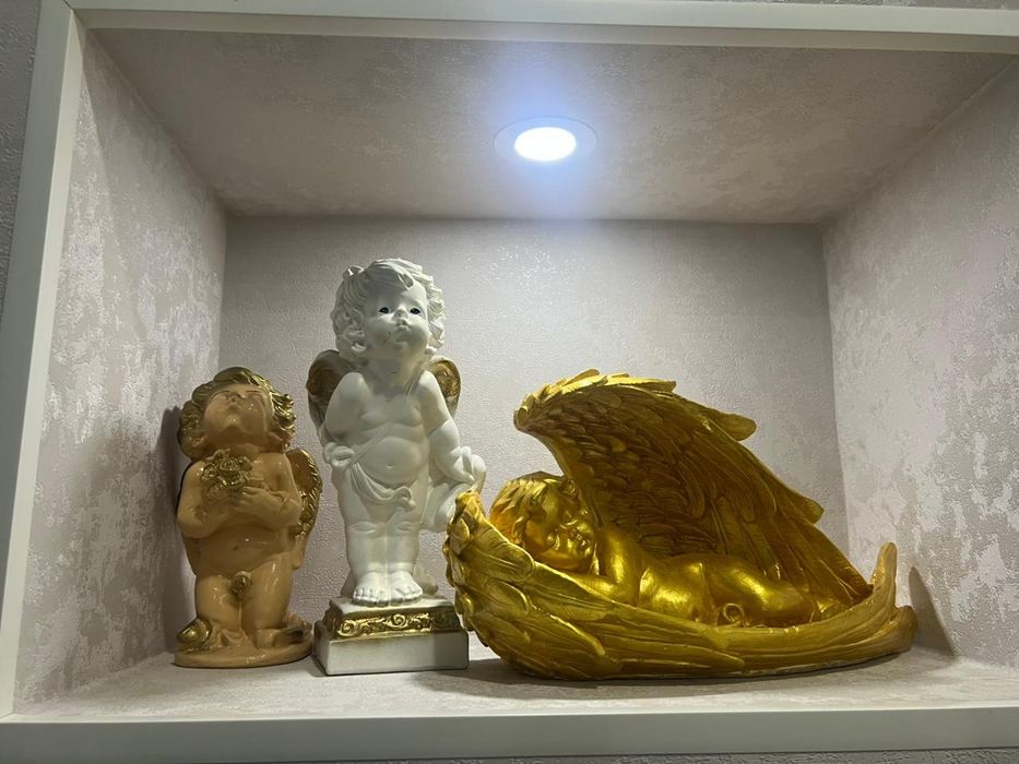 Сувиниры и статуэтки