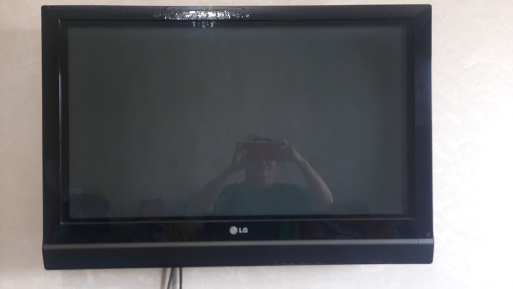 Продам срочно телевизор