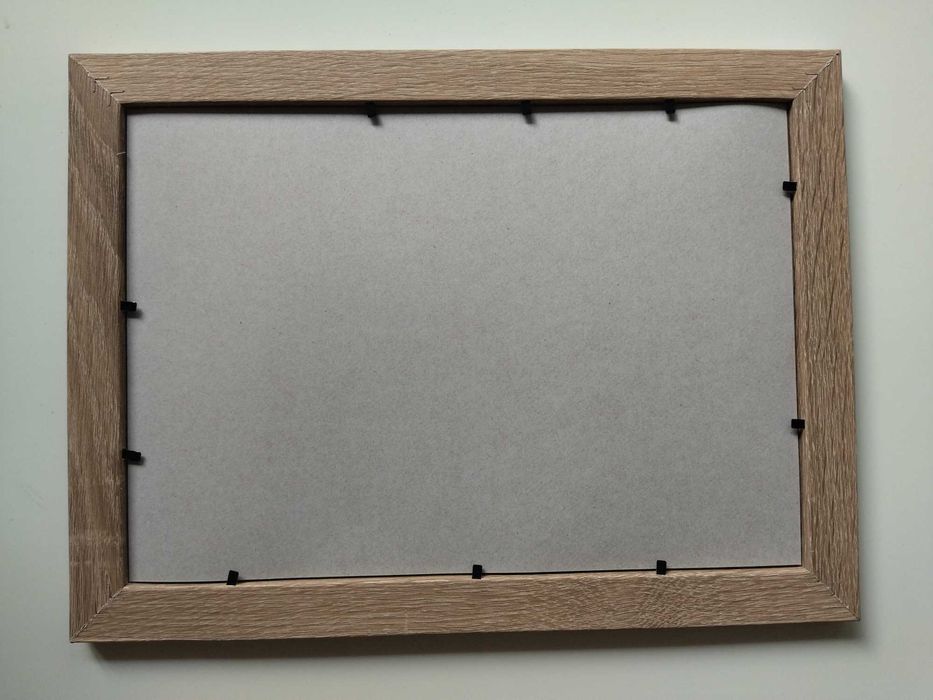 Две дървени рамки с размери 30/40 и 20/29