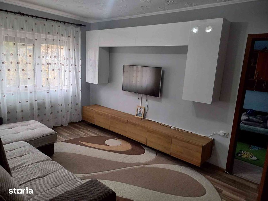 Vand apartament 2 camere tip X Mare