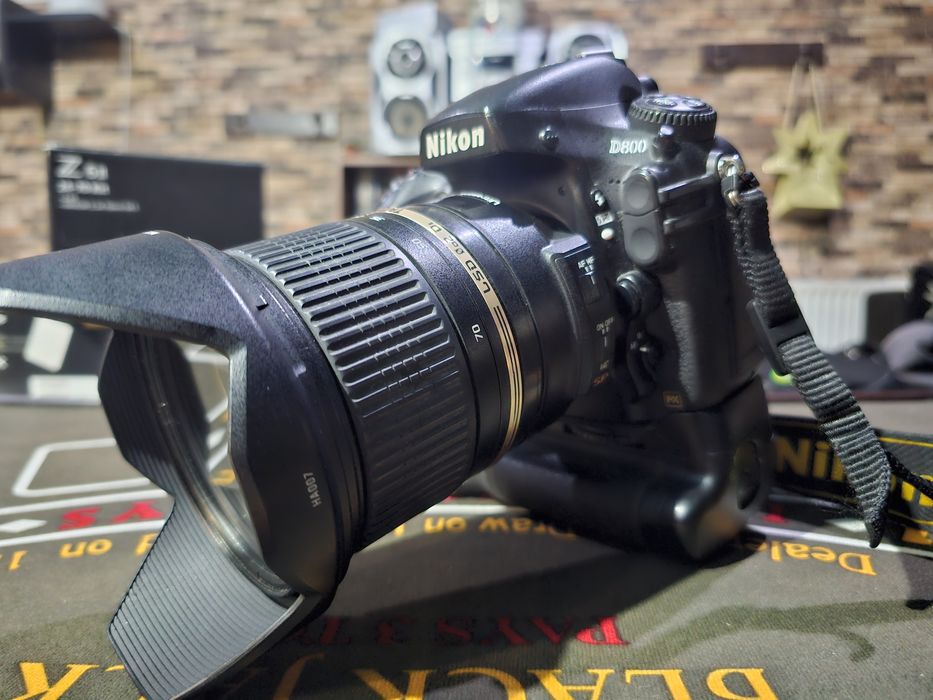 Nikon d800 tamron 24 70 2.8 grip