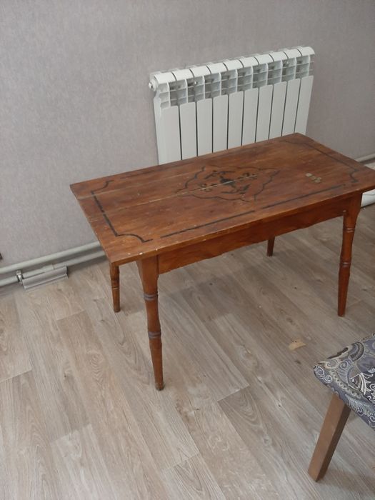 Журнальный столик