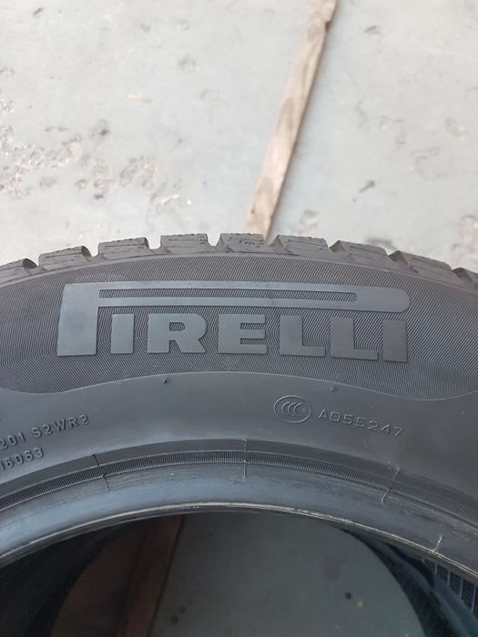 Зимни гуми 2 броя PIRELLI SottoZero3 215 60 R16 дот 2621