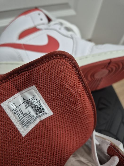 Air Jordan 1 Mid SE "Dune Red"