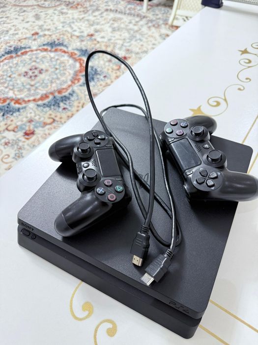 Sony playstation 4 slim