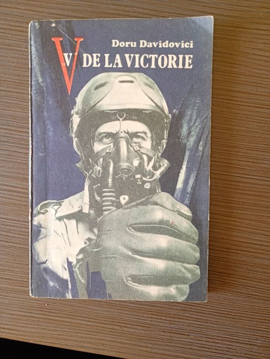 V de la Victorie de Doru Davinovici