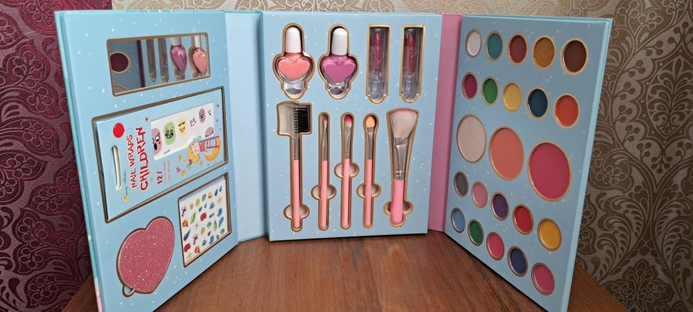 Детская косметика новая