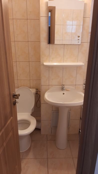 Închiriez apartament