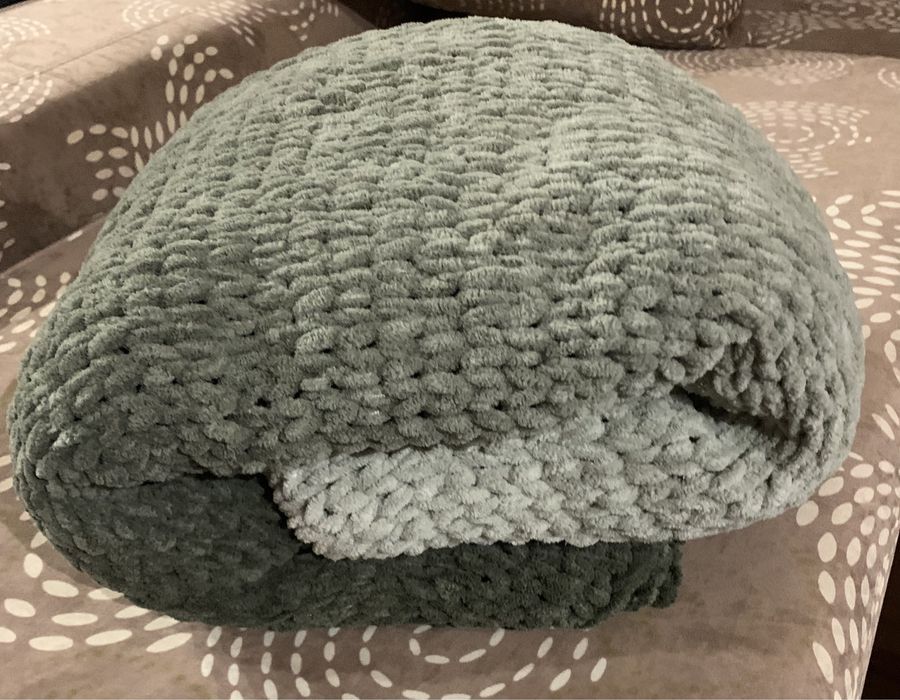 Ръчно изплетено одеяло