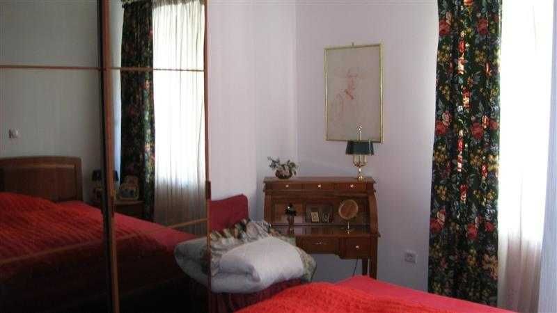 Дава се под наем Двустаен апартамент в Бургас, Изгрев - 60 кв.м за 153 € - Снимка #3