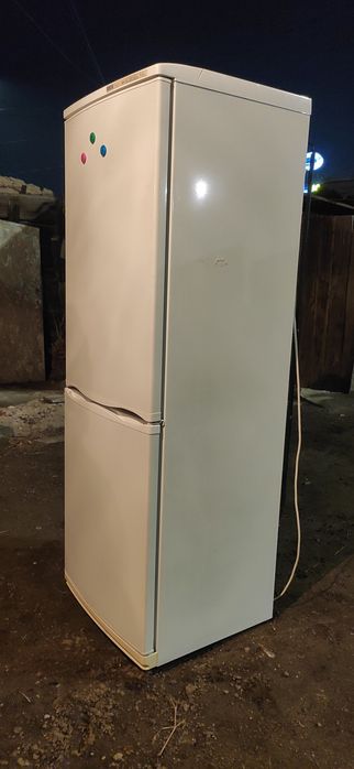 Продам холодильник на запчасти