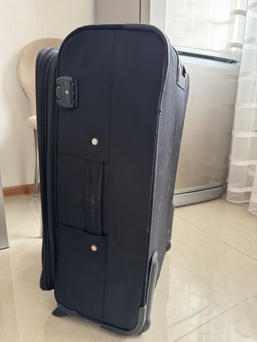 Чемодан размер М