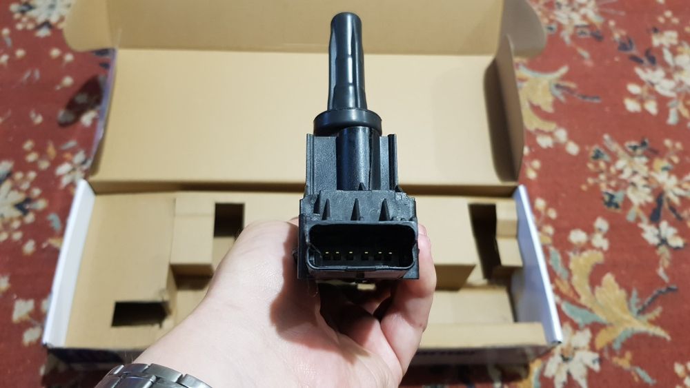 Moto r Citroen C5 , 2.0 16V benzina , bobina inducție ORIGINALA, stare foarte bună. Merge și la Peugeot. Se oferă probă.