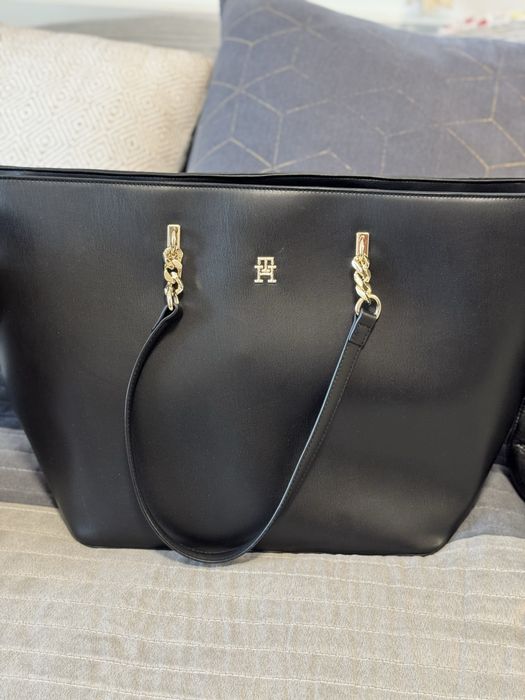 Tommy Hilfiger Hobo bags оригинални чанти, естествена кожа