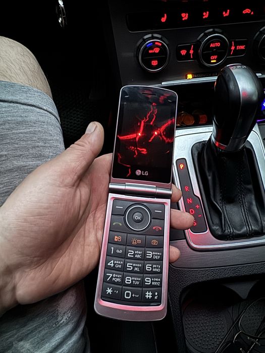 LG ретро телефон